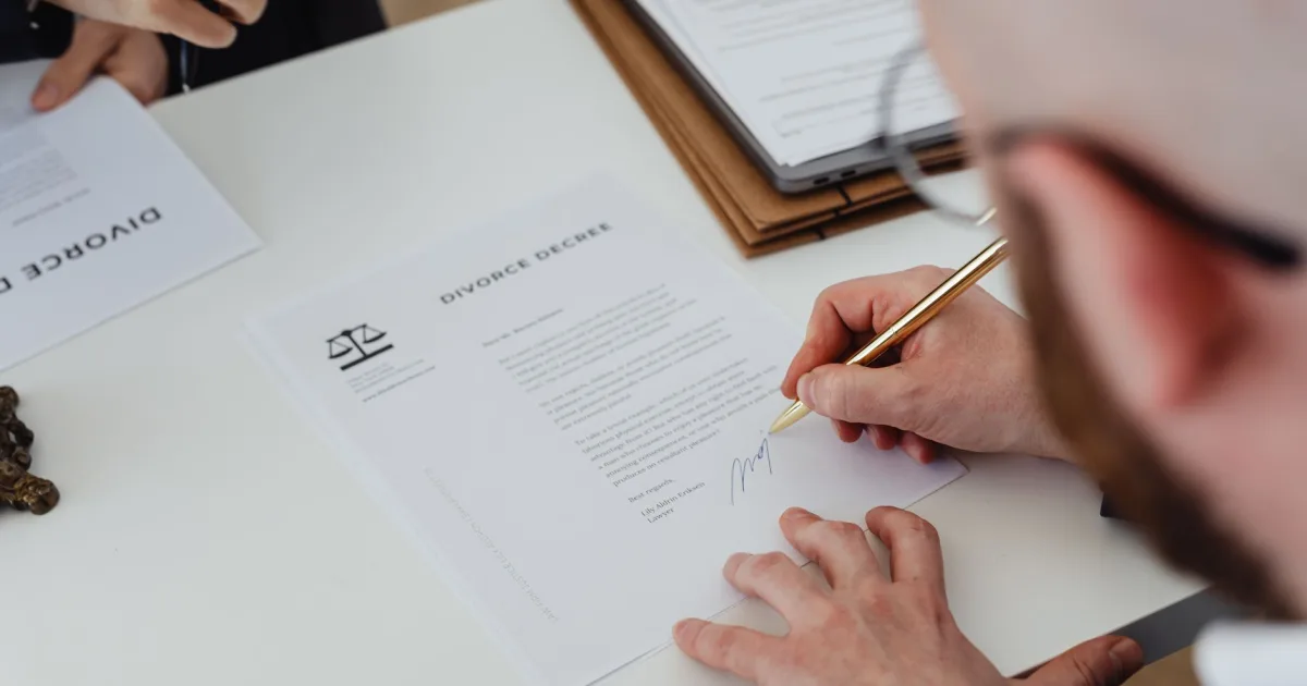Facturi între firmele proprii: ce verifici în plus