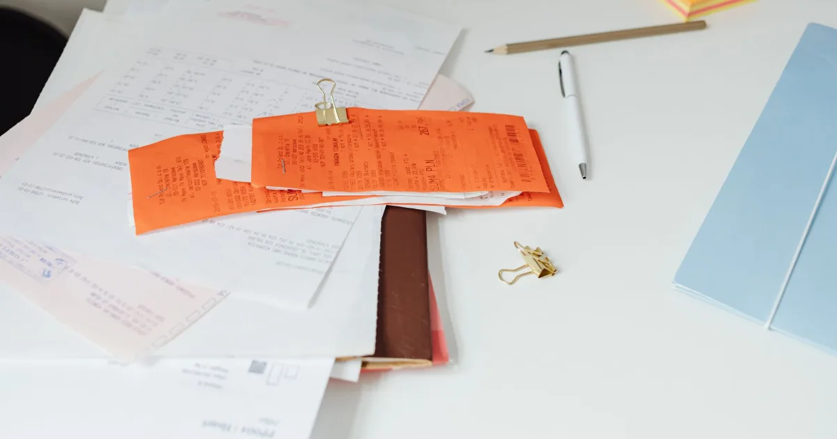 Ce faci cu facturile pe hârtie primite după trecerea la e-Factura